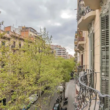 Elegant 4 Bedrooms 3 Bathrooms Catalan Apartamento Barcelona