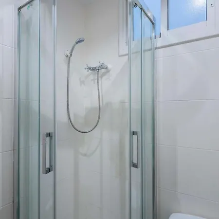 Elegant 4 Bedrooms 3 Bathrooms Catalan *
