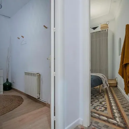 Elegant 4 Bedrooms 3 Bathrooms Catalan Apartment *